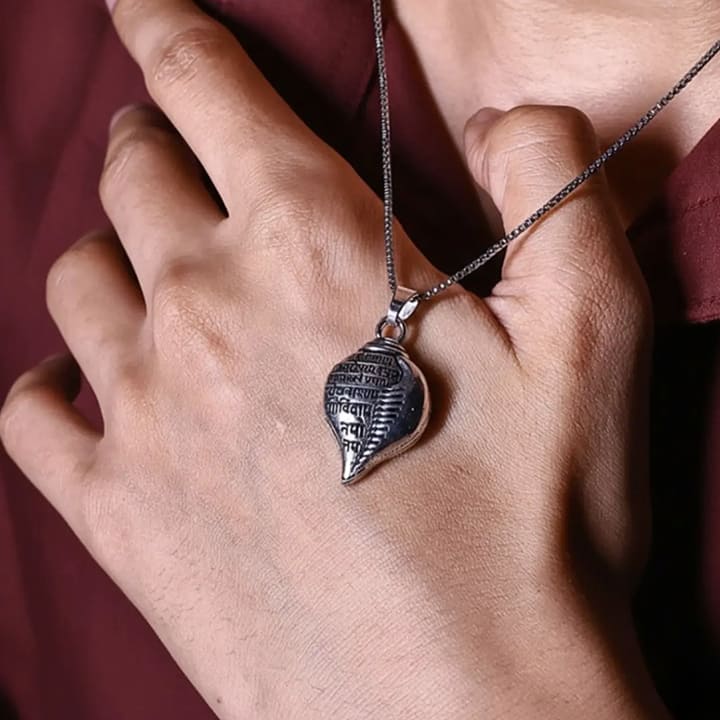 Krishna Vasudevaya Mantra Shankh Pendant Necklace